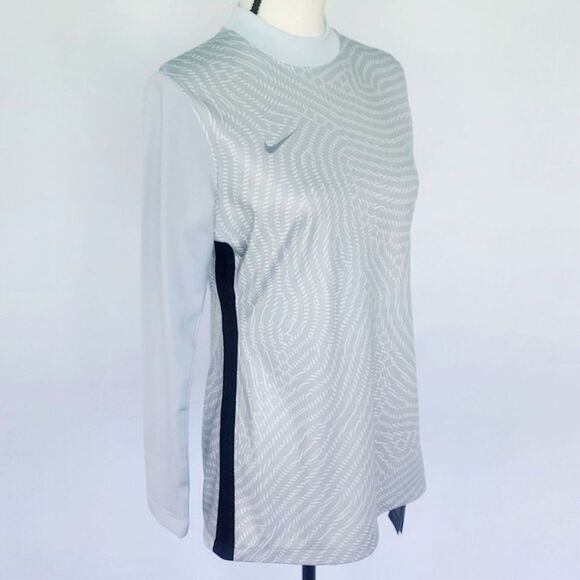 Nike Women's Gardien III Long Sleeve Goalkeeper Jersey Size Medium - Picture 5 of 11